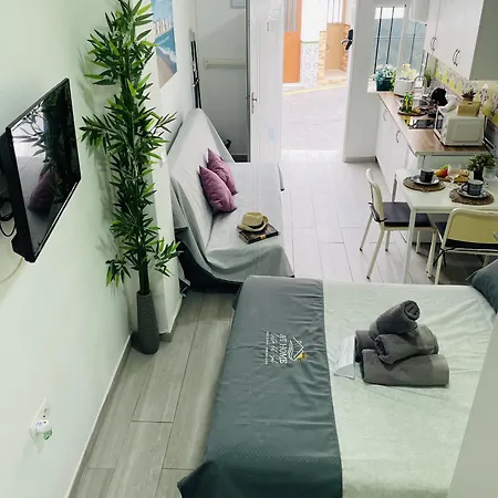 Estudio Jimena Burriana En El Centro De Appartamento Nerja